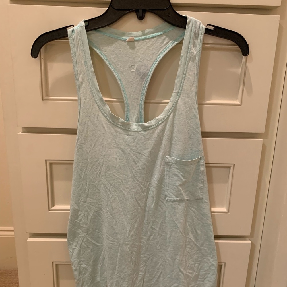 LuLuLemon workout tank with pocket